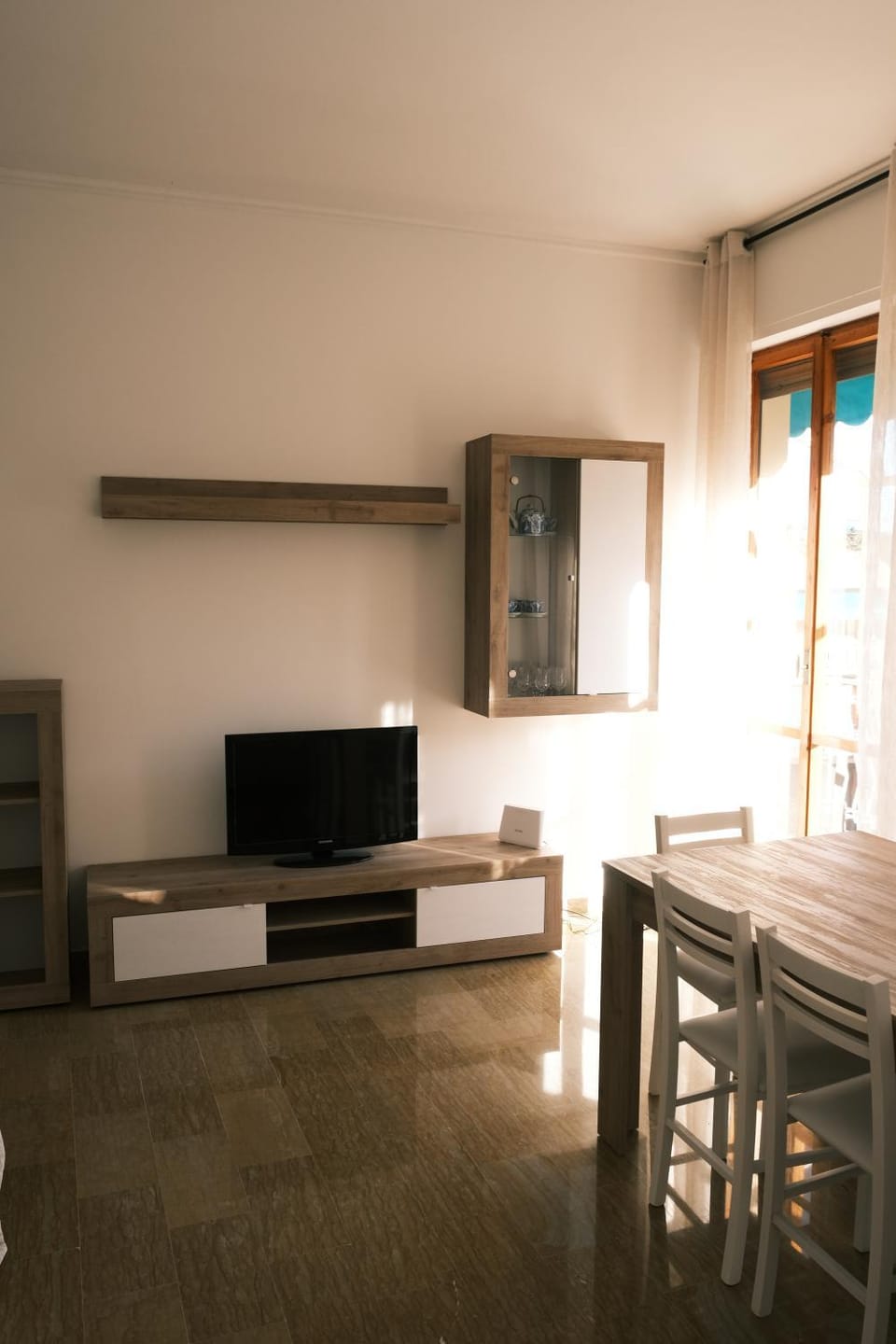Communal lounge/ TV room, TV and multimedia, Living room, Seating area, Dining area, Evening entertainment