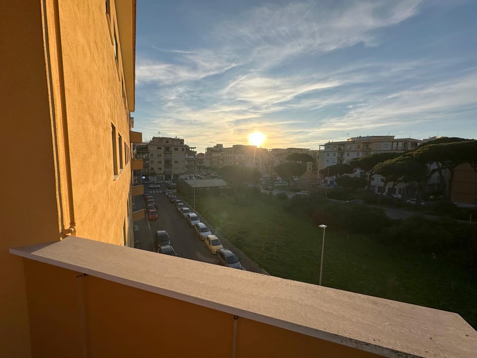 Neighbourhood, Natural landscape, Balcony/Terrace, Street view, Sunset