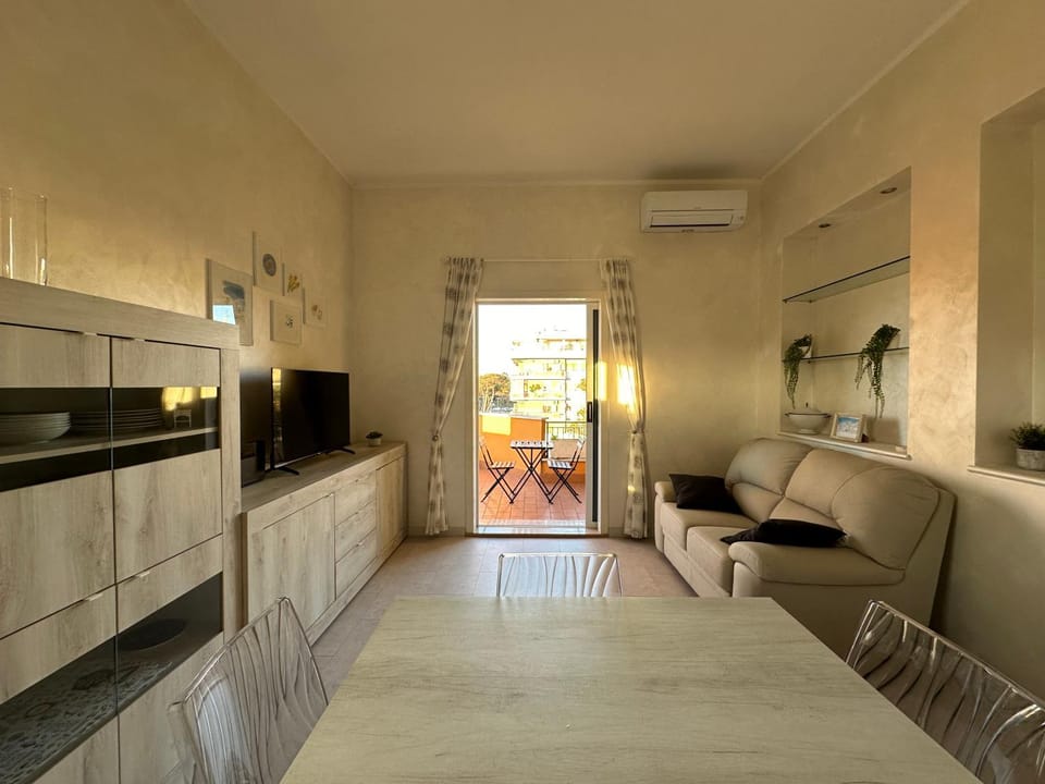 TV and multimedia, Balcony/Terrace, Living room, Photo of the whole room, Dining area, air conditioner