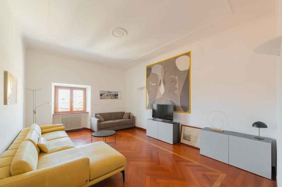 TV and multimedia, Lounge or bar