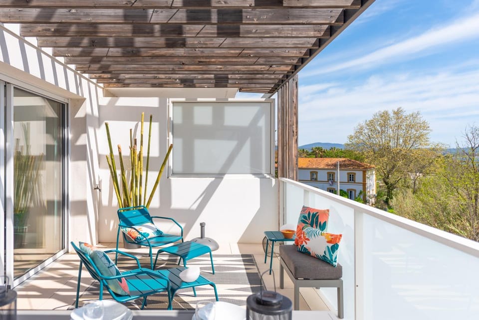 Patio, Natural landscape, View (from property/room), Balcony/Terrace