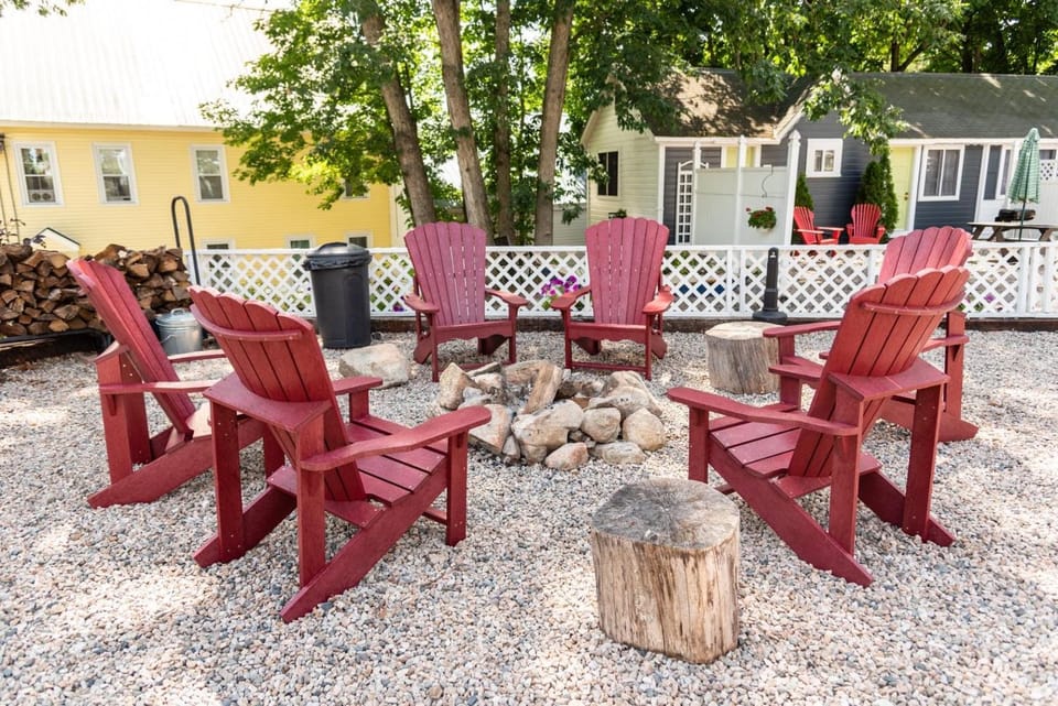 Seating area, Evening entertainment