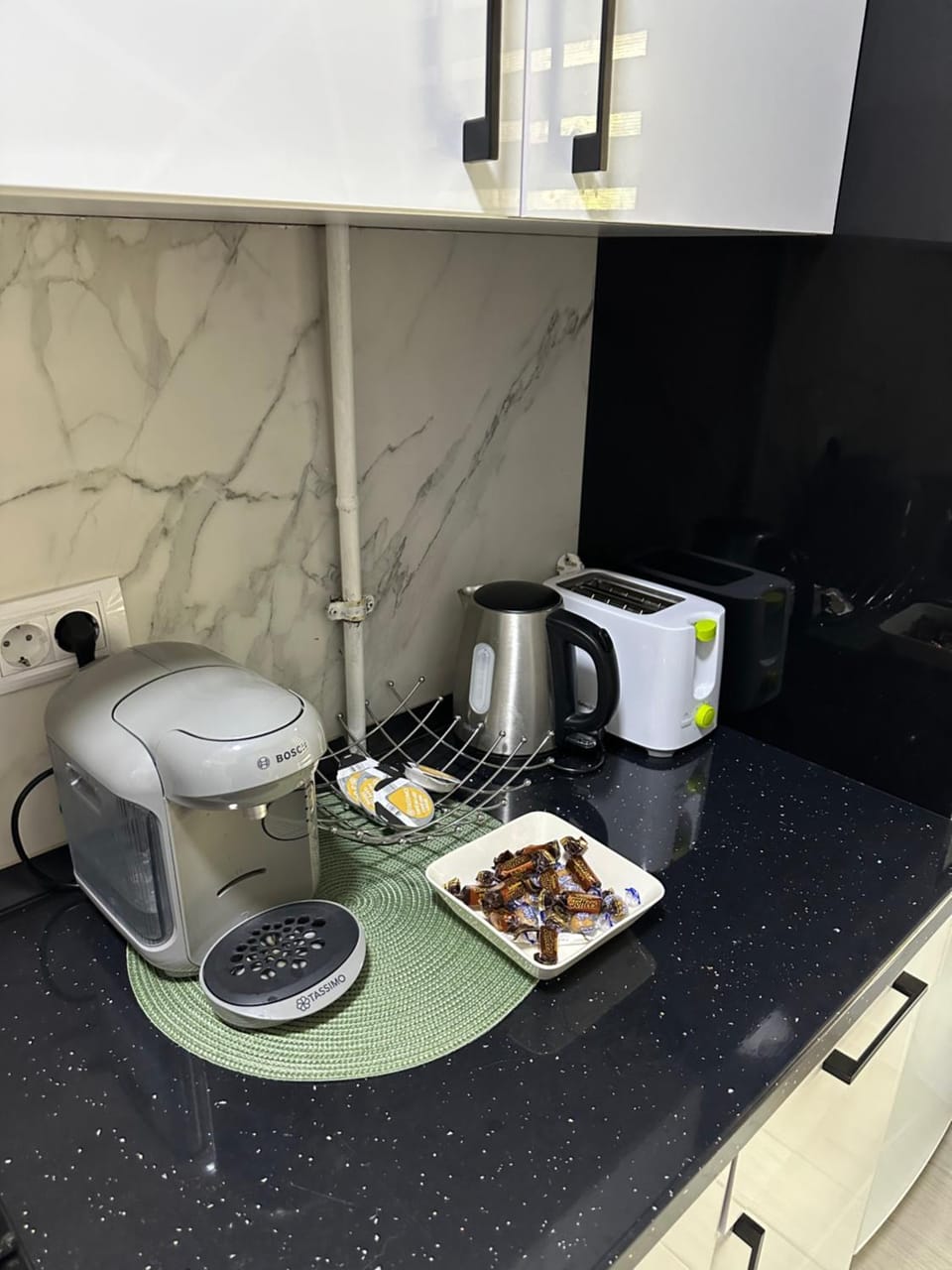 Coffee/tea facilities, Kitchen or kitchenette, toaster