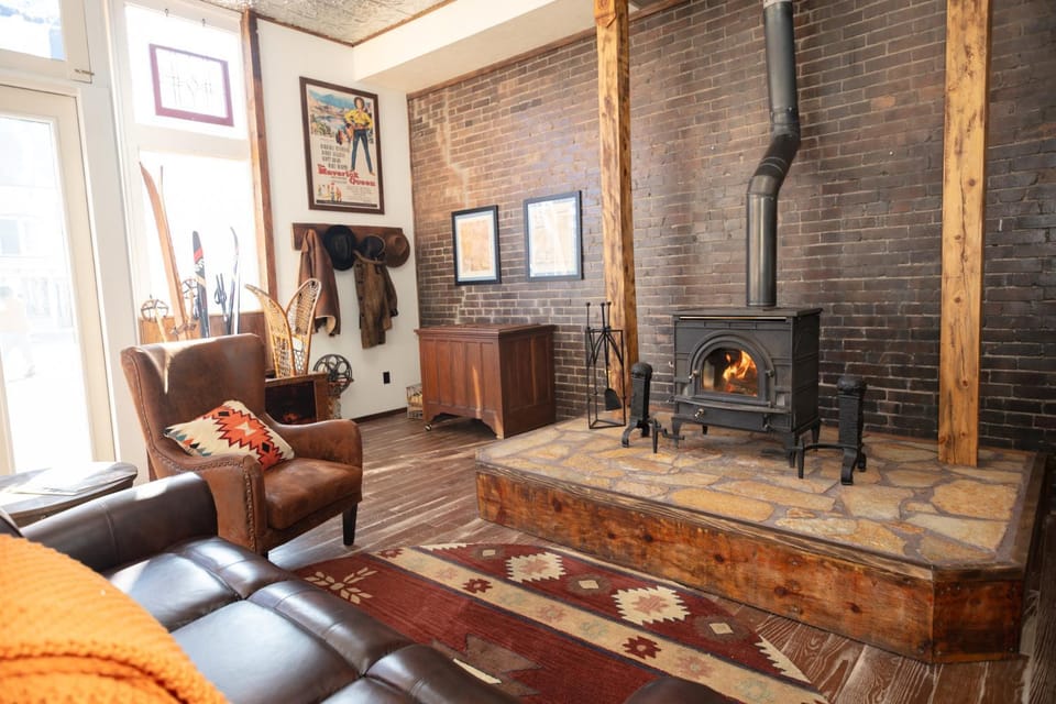 Seating area, flat iron