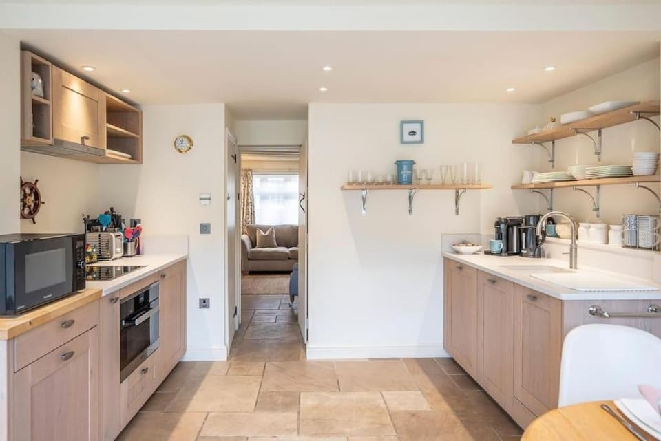 Pebbles Cottage, Southwold House in Southwold