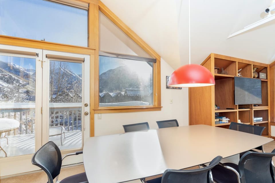 This Three Bedroom Condo Boasts Great Views of the Ski Area! House in Telluride