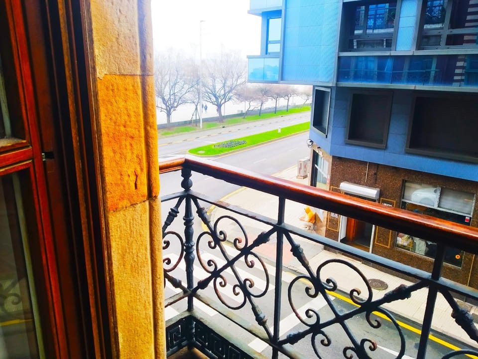 Property building, Day, View (from property/room), Balcony/Terrace