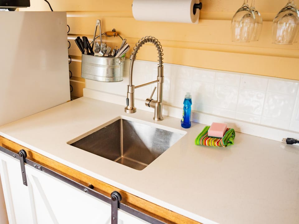 Kitchen or kitchenette, kitchen