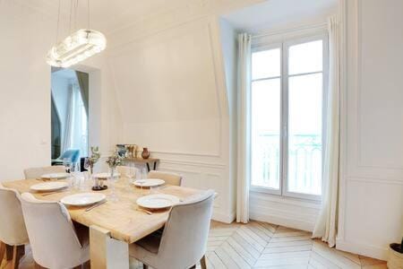 Appartement chic au cœur de Paris Montorgueil 2BDR House in Paris
