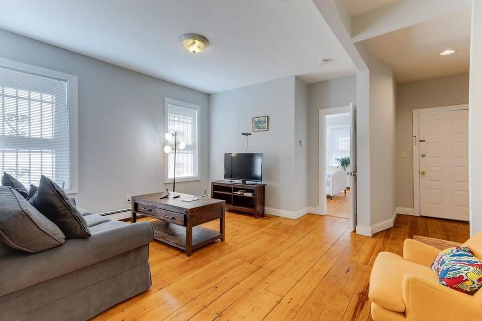NEW! Boston Condo Near MBTA, 3Mi to Fenway! (U1) Apartment in Boston