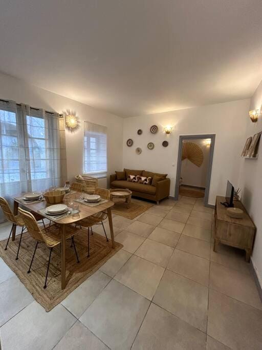Le mystique-Somptueux -Centre Historique-Gare-Wifi Apartment in Béziers
