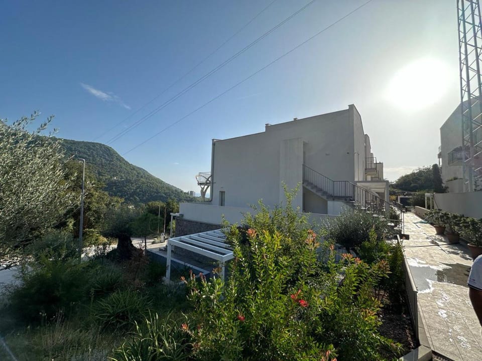 Property building, Day, Natural landscape, Mountain view