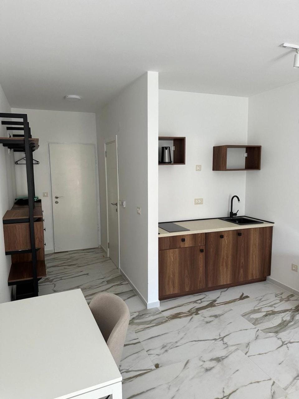 Kitchen or kitchenette, Photo of the whole room