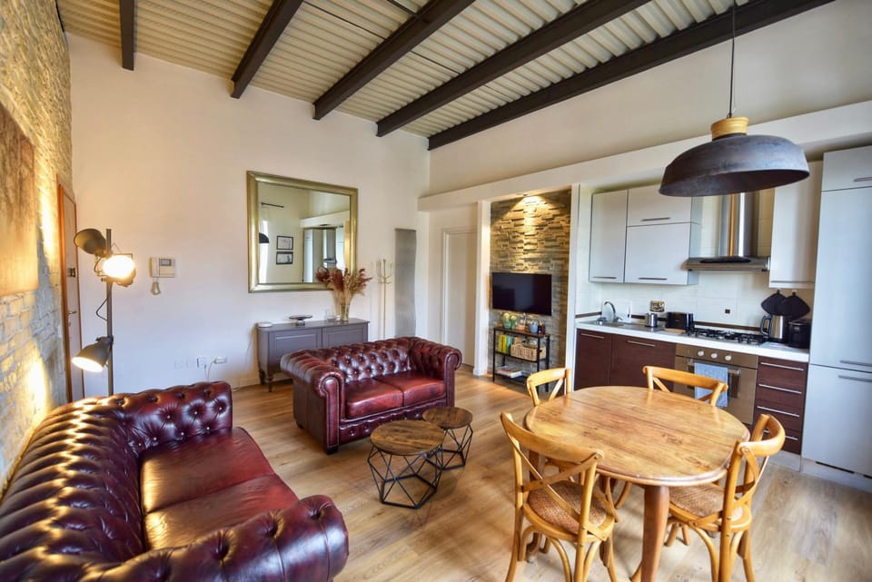 Communal lounge/ TV room, Kitchen or kitchenette