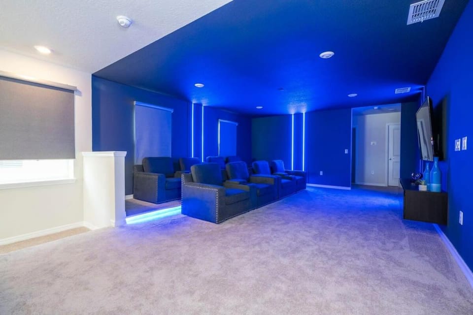 TV and multimedia, Seating area, Evening entertainment
