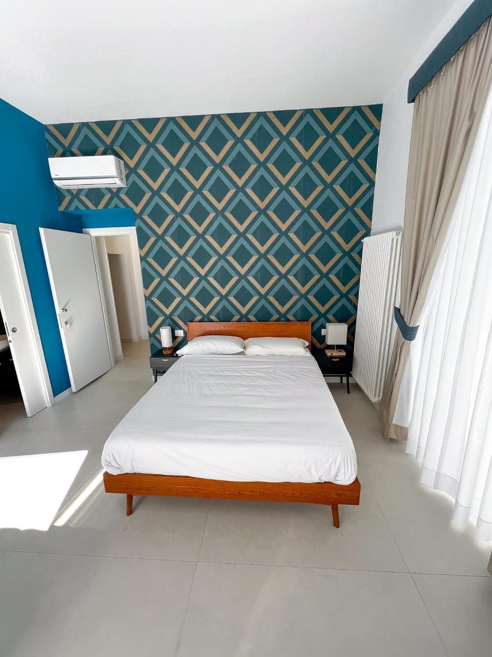 Bed, Photo of the whole room, Bedroom, internet, wardrobe, air conditioner