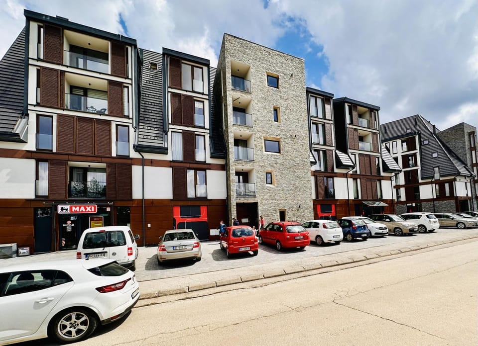 Property building, Street view, Location, Parking