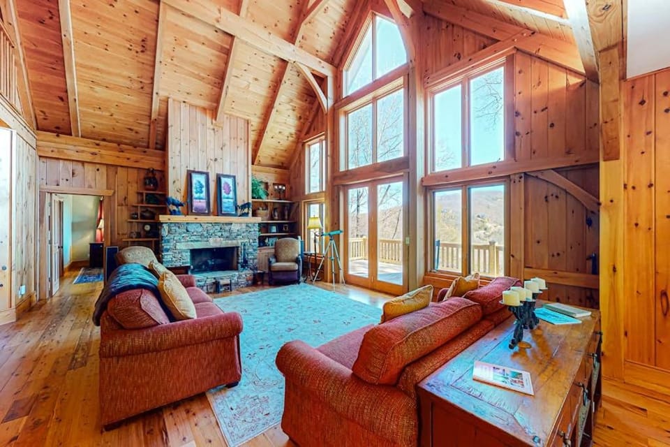 Rocky Top Retreat House in Tennessee
