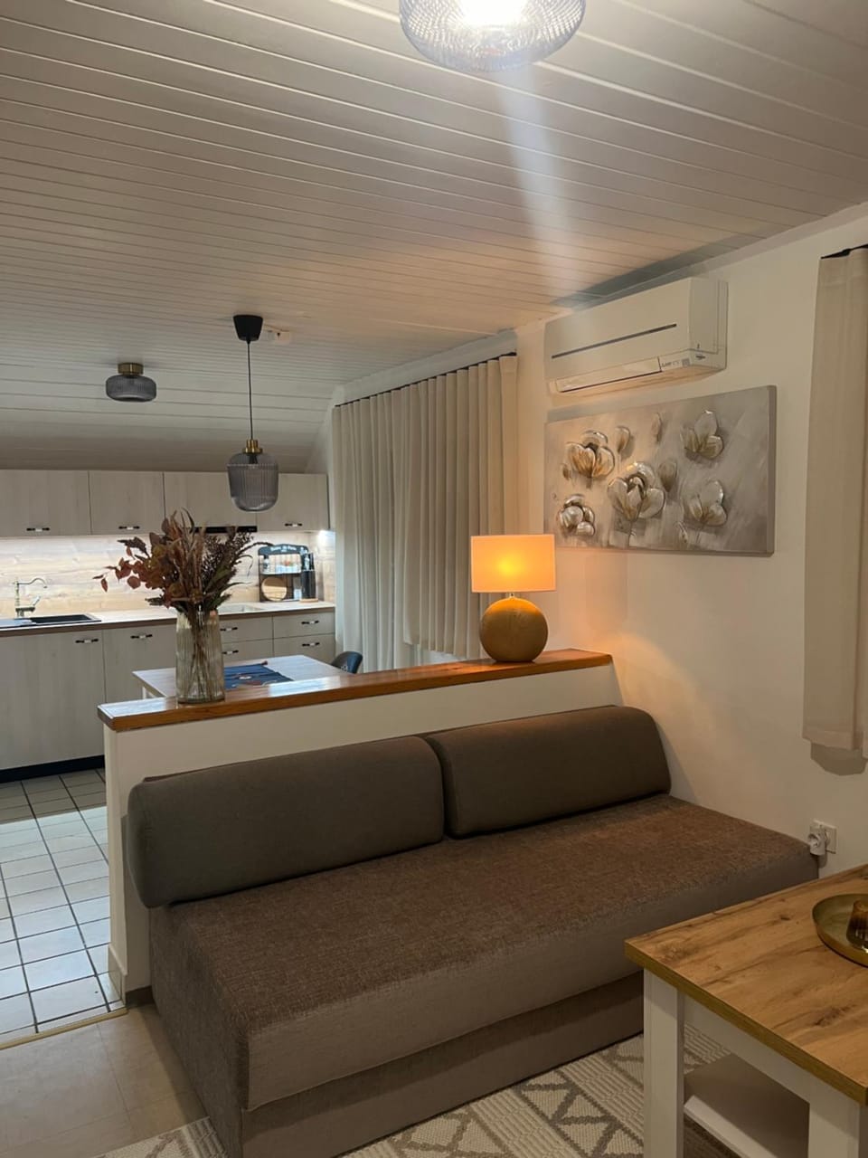 Kitchen or kitchenette, Living room, Seating area, Dining area, minibar, pet friendly, stove