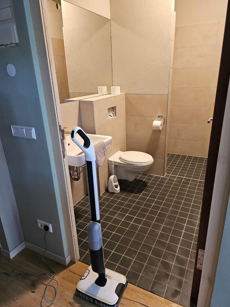 Shower, Toilet, Bathroom