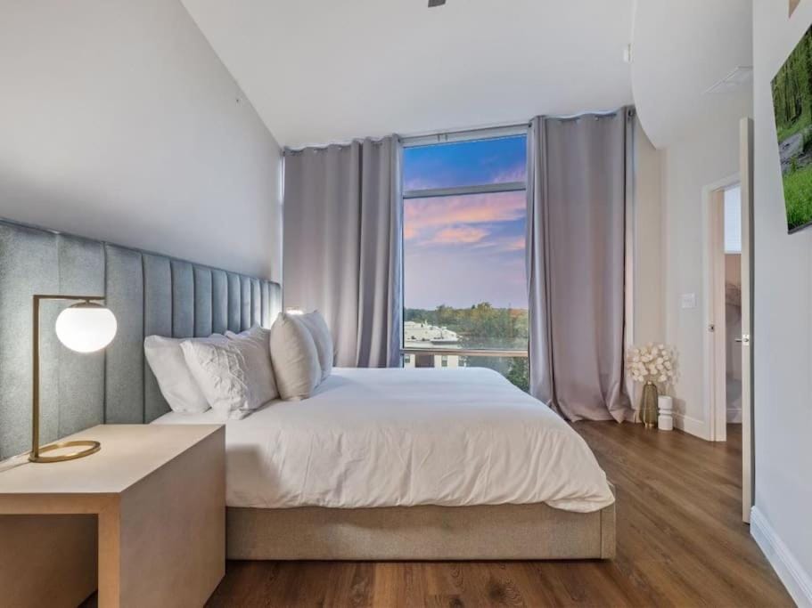 4Bedroom/ 2bath 2100sq ft Thorton Park Master Suite Apartment in Orlando