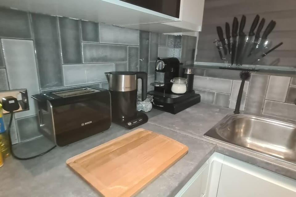 Top Hat Luton flat free parking Apartment in Luton