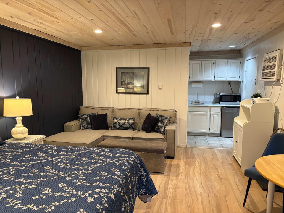 Shanty Creek, Condo, Golf ,Sleeps 4, Pets welcome! House in Michigan