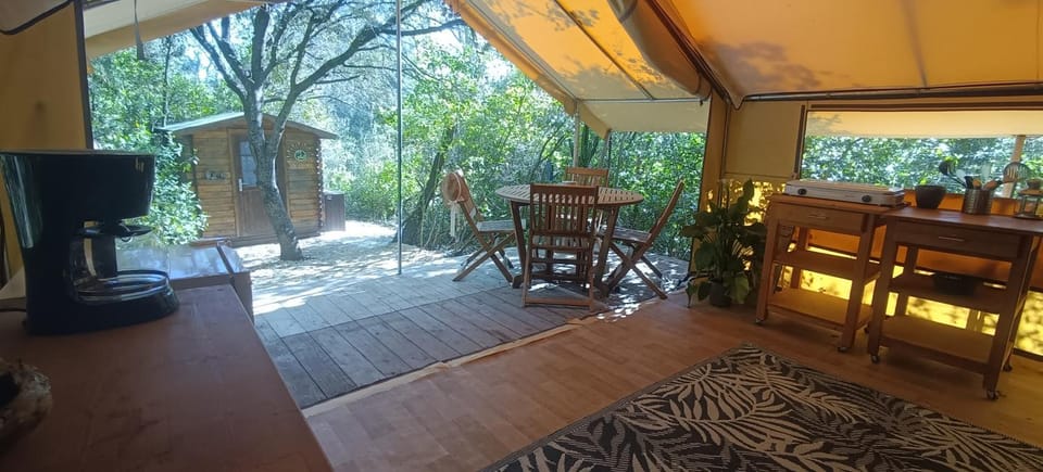 Patio, Dining area, Garden view