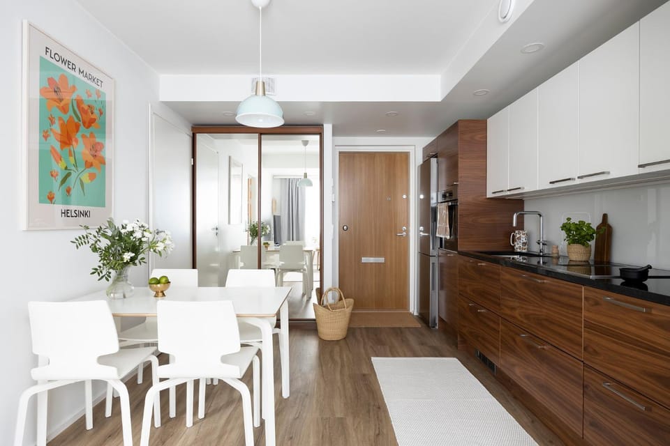 Dining area, kitchen