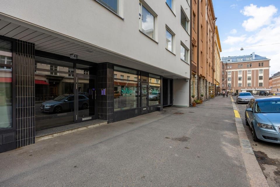 Property building, Street view, Location