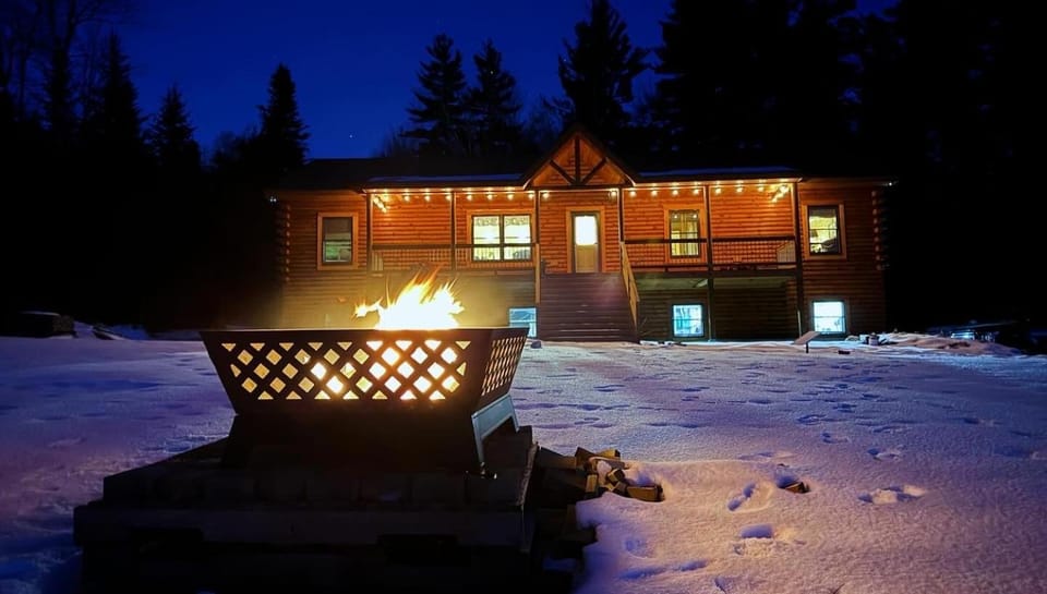 Mountain Views! Copper Cannon Lodge in Franconia House in Franconia