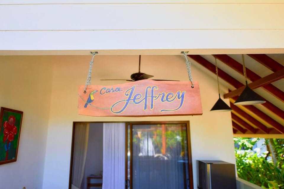 Casa Jeffrey - Beach Escape, Stunning views, Private Pool Steps to Ocean House in Panama