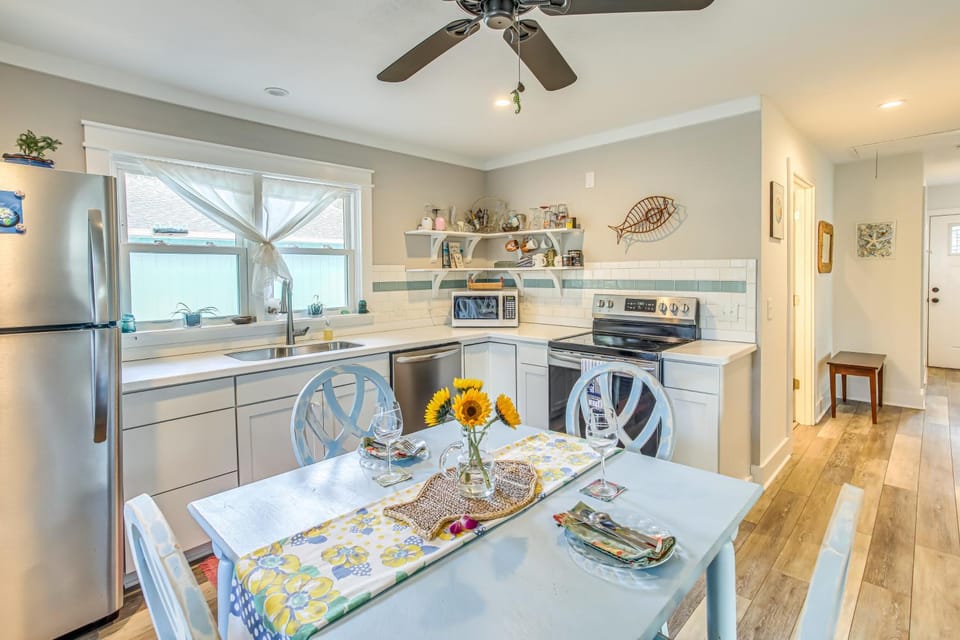 1 Mi to Beach: Sustainable Oak Island Home! House in Oak Island