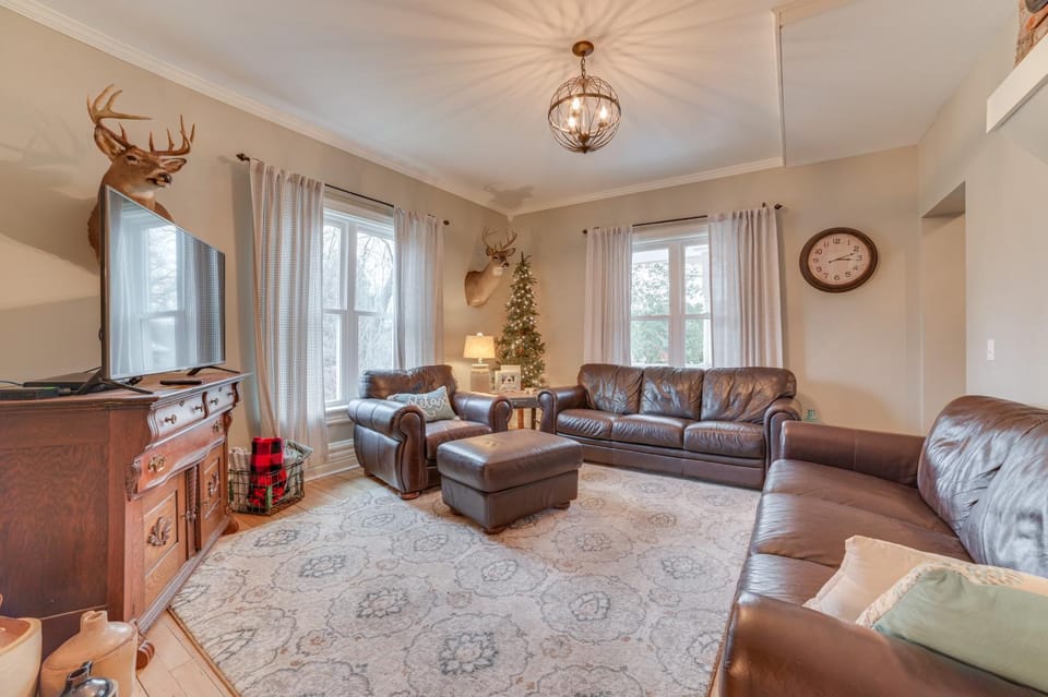 ‘Cedar Creek Guesthouse’ 3 Mi to Lake Charlevoix House in East Jordan