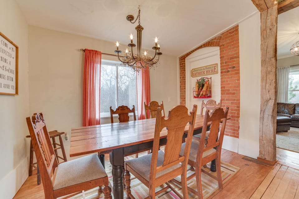 ‘Cedar Creek Guesthouse’ 3 Mi to Lake Charlevoix House in East Jordan
