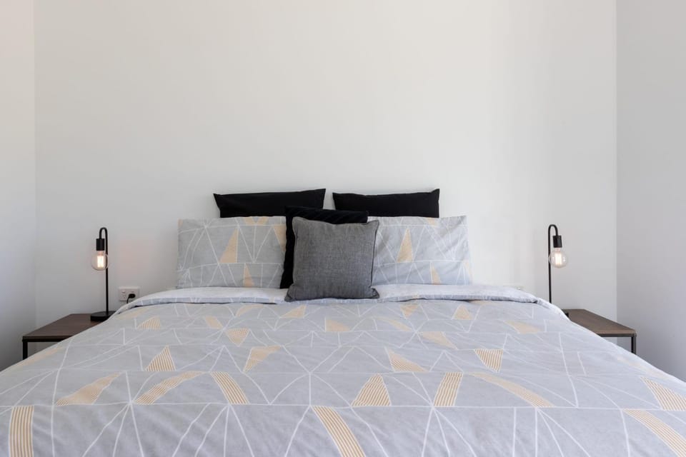 Balcony to Bogong - modern house ten minute stroll to town House in Porepunkah