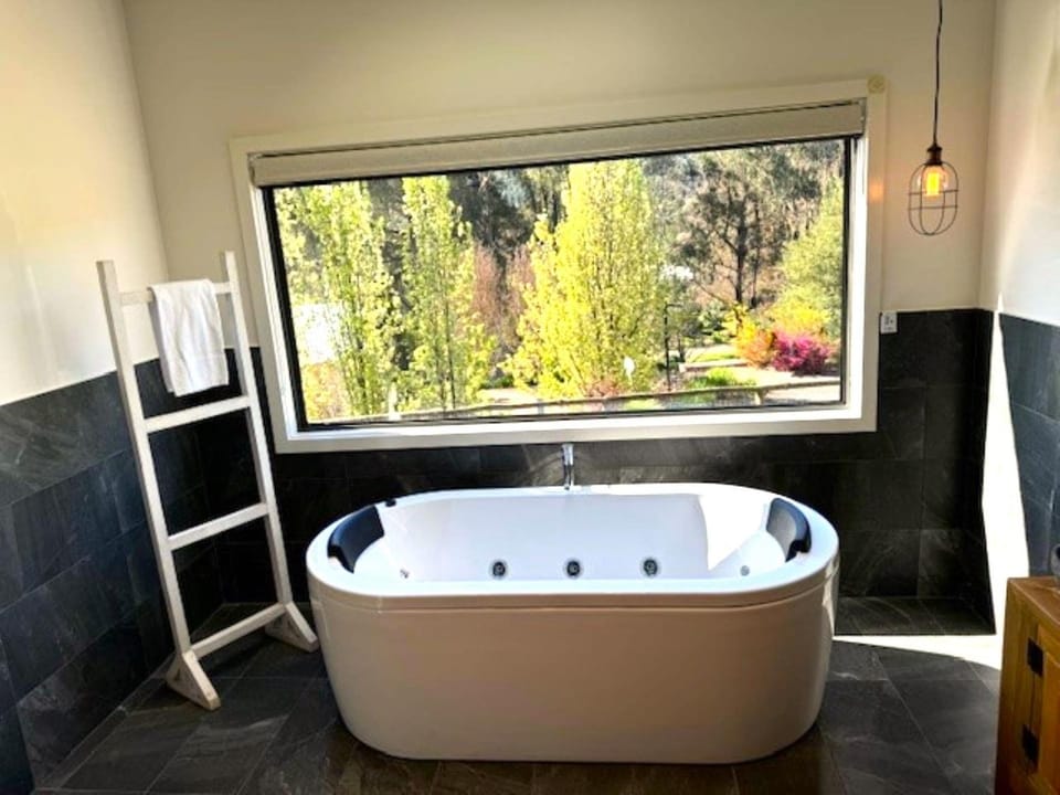 Blue Haven In Bright Victoria House in Porepunkah