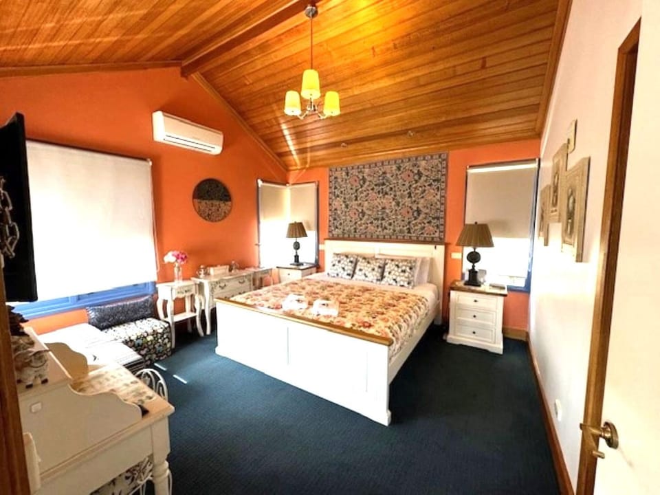 Artee House - A Bright Escape House in Porepunkah