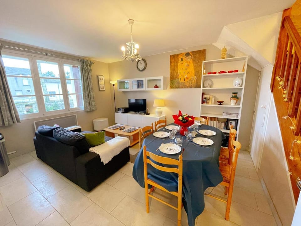 Gîte tout inclus avec jardin privatif, proche centre Richelieu et châteaux de la Loire - FR-1-381-565 House in Centre-Val de Loire