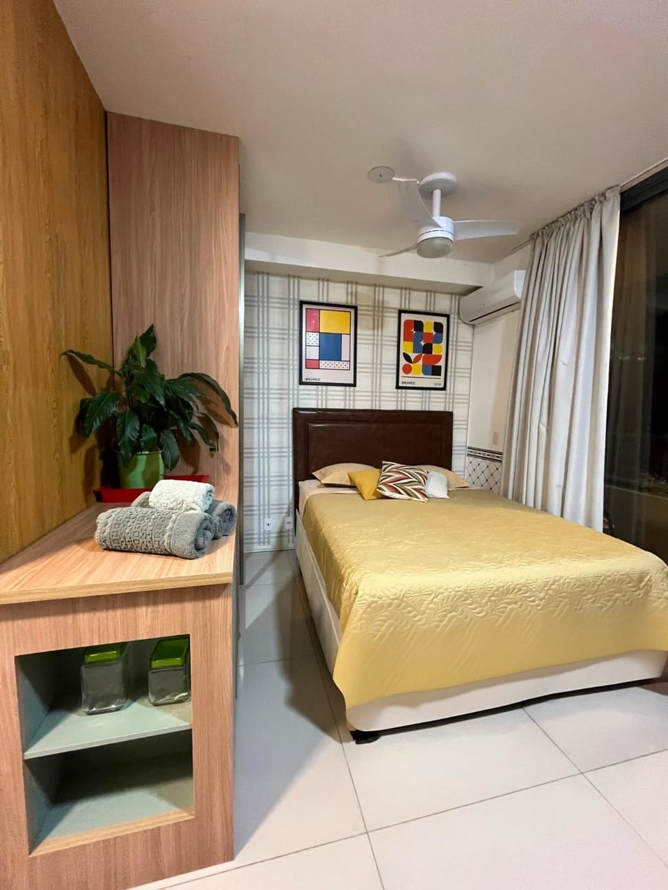 Bed, Bedroom, wardrobe, air conditioner