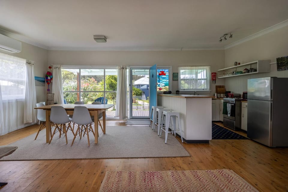 Maggie's Seaside Shack House in Berrara