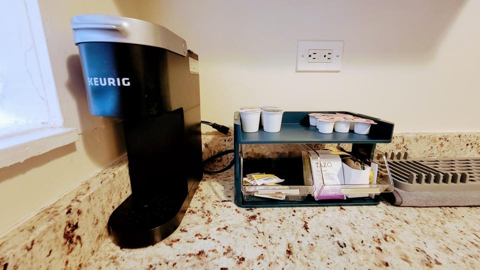 Restaurant/places to eat, Coffee/tea facilities