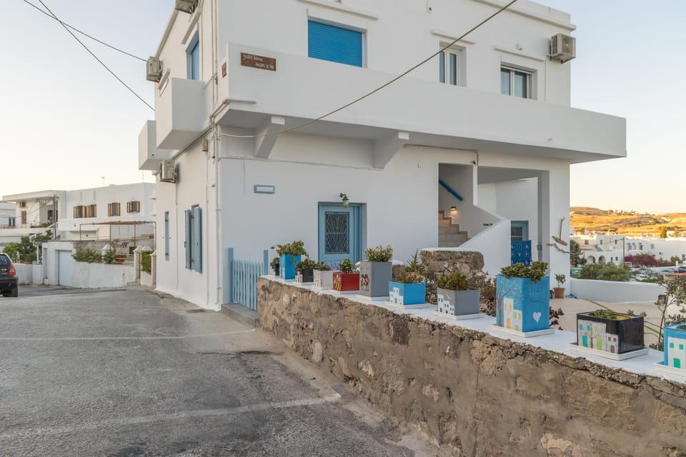 Μπαλκόνι με θέα / Viewtiful balcony Apartment in Milos