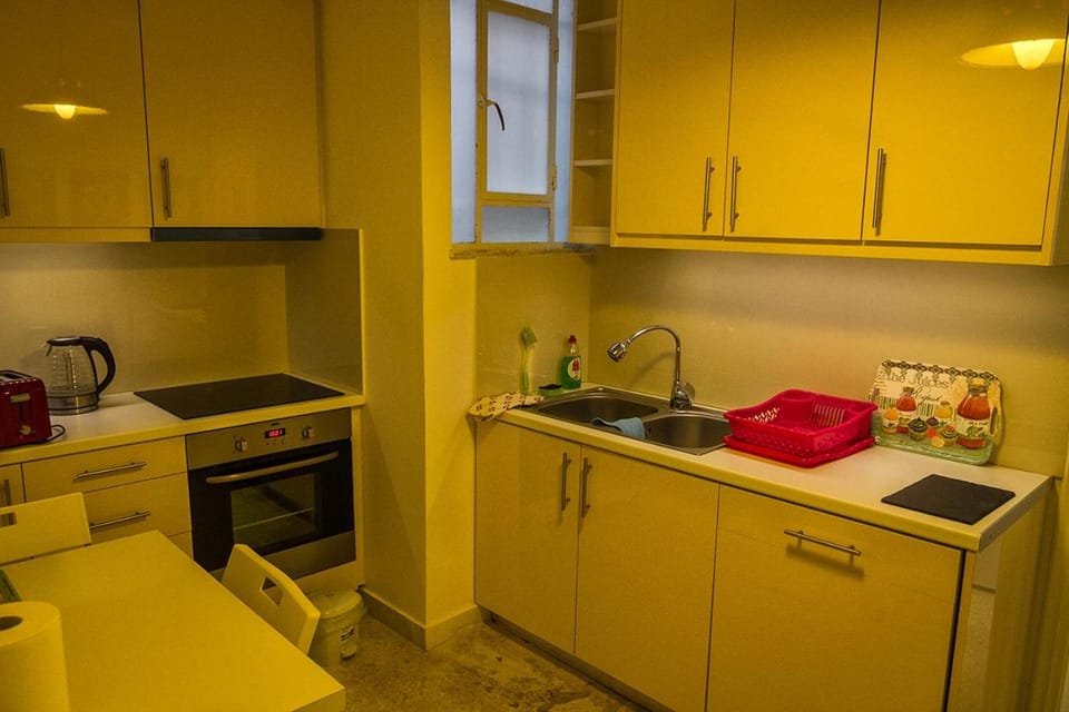 Kitchen or kitchenette, dishwasher, pet friendly, stove