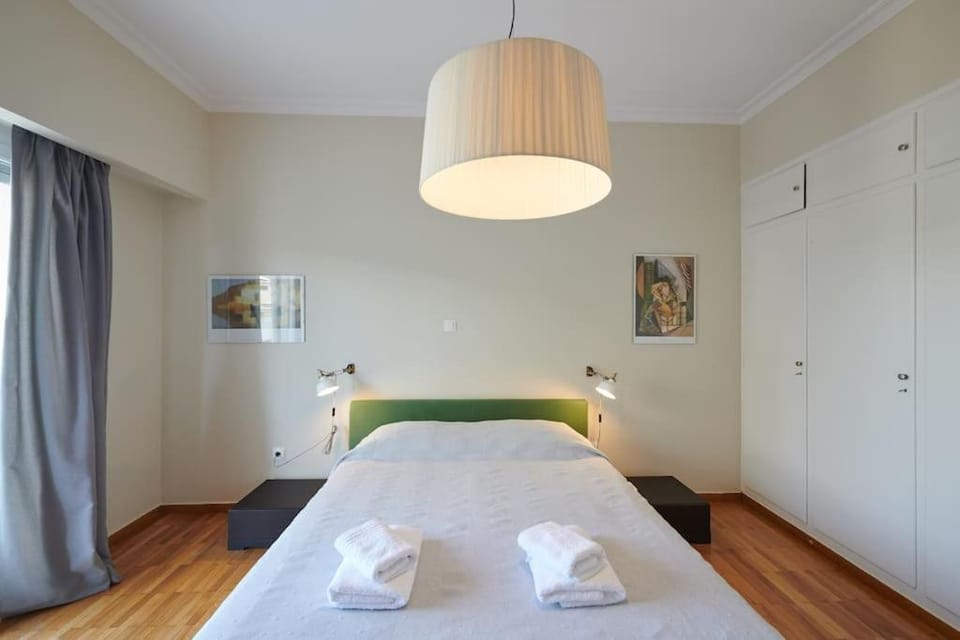 Bedroom, towels, wardrobe