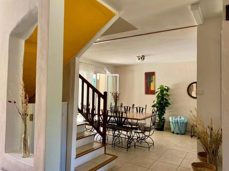 Charmante Maison provençale avec piscine dans Avignon House in Avignon