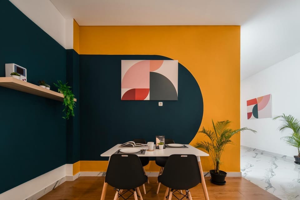 Seating area, Dining area