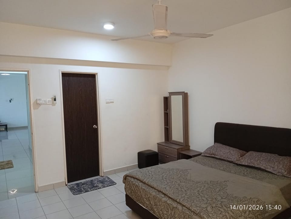 Seberang Jaya Family Pool Homestay Near Hospital 3 Bedroom Aircond 2 Bathroom & Family Room Aircond Apartment in Penang