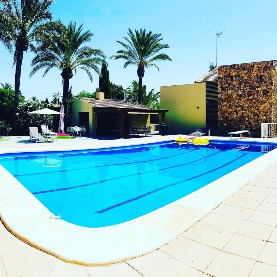 Swimming pool
