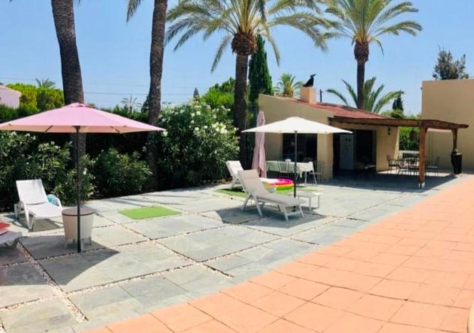Patio, Garden, sunbed
